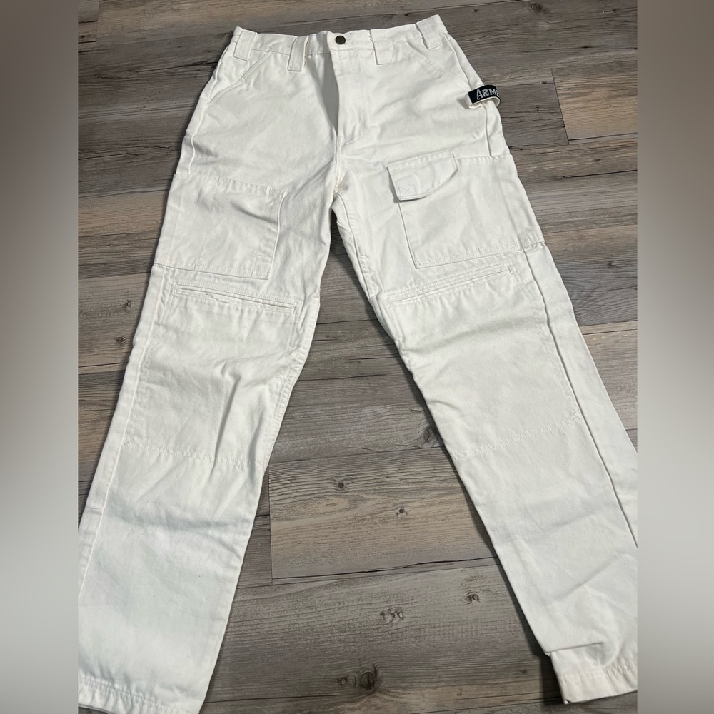 White cargo pants size 30x32 Work wear or trendy styles
